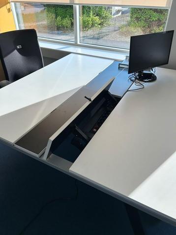 Bureau double  beschikbaar voor biedingen
