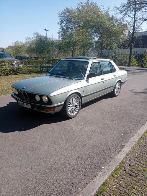 Bmw 520I automaat benzine/lpg 6cylinder 1983, Auto's, Oldtimers, Particulier, Elektrische buitenspiegels, Lichtmetalen velgen