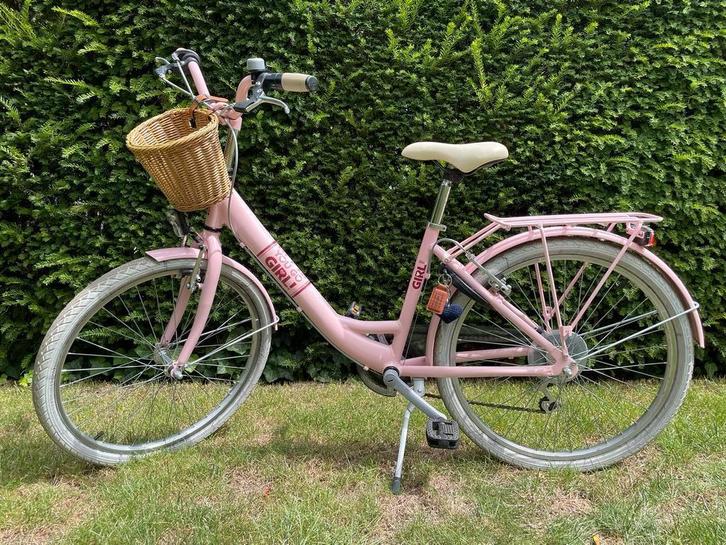 Roze meisjesfiets + mandje - 24 inch - 2023 - amper gebruikt, Fietsen en Brommers, Fietsen | Meisjes, Zo goed als nieuw, 24 inch