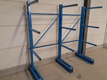 Cantilever draagarmstelling beschikbaar voor biedingen