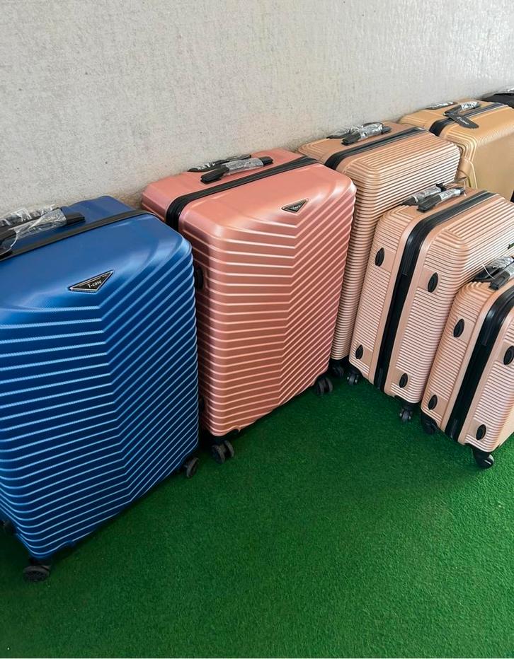 Nieuwe 3 of 4 delige kofferset,hard kunststof, Handtassen en Accessoires, Koffers, Nieuw, Hard kunststof, Wieltjes, Ophalen