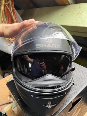 Helm shark mat zwart