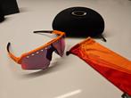 Oakley Sutro Lite MVDP edition, Handtassen en Accessoires, Zonnebrillen en Brillen | Heren, Oranje, Ophalen of Verzenden, Zo goed als nieuw