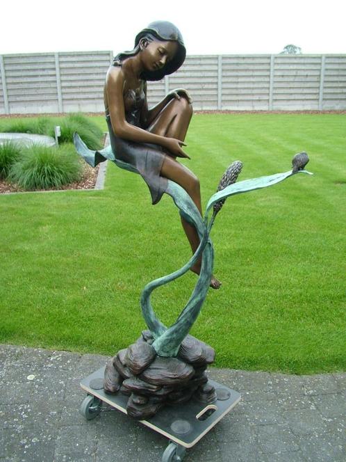 Bronzen prachtig meisje op palmblad top details zeer lage pr, Tuin en Terras, Tuinbeelden, Nieuw, Mensenbeeld, Overige materialen