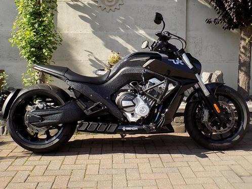 Benda LFC 700 special, Motoren, Motoren | Overige merken, Bedrijf, Chopper, meer dan 35 kW, 4 cilinders, ABS, LED Verlichting