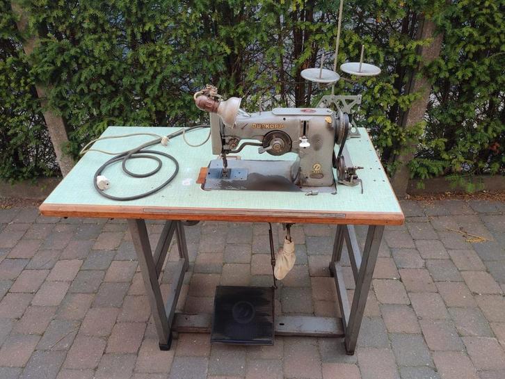 Dürkopp naaimachine 252-31, Antiek en Kunst, Antiek | Naaimachines, Ophalen