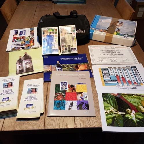 Tahitian Noni Juice dokumentatie pakket, Hobby en Vrije tijd, Cursusmateriaal, Zo goed als nieuw, Persoonlijke verzorging, Meerdere media