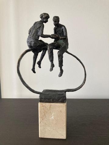 Bronzen beeldje beschikbaar voor biedingen