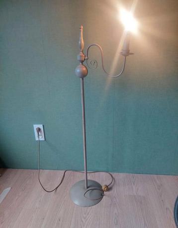 Landelijke staanlamp., Enlèvement, Comme neuf
