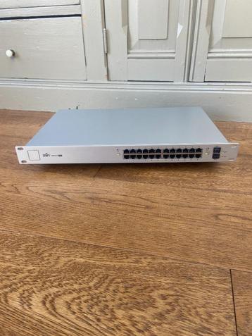 Unifi 24 poort POE switch *US-24-250W* meerdere stuks beschikbaar voor biedingen