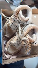 Adidas schoenen mt 28, Kinderen en Baby's, Babykleding | Schoentjes en Sokjes, Schoentjes, Jongetje of Meisje, Ophalen of Verzenden