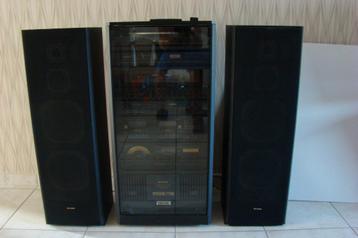 HIFI STEREOKETEN - merk: SHARP in virtrinekast beschikbaar voor biedingen