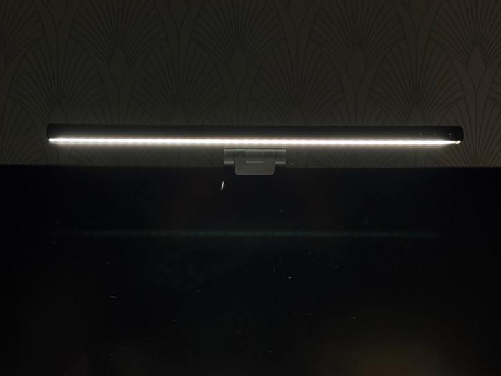 Lampe écran Baseus i-wok – Éclairage net, compact et design, Informatique & Logiciels, Moniteurs, Comme neuf, USB-C, Gaming, LED