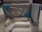 Wii Console + Sport Pack + 3 Games, Games en Spelcomputers, Games | Nintendo Wii, Ophalen of Verzenden, Zo goed als nieuw, Sport