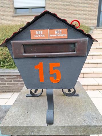 Brievenbus beschikbaar voor biedingen