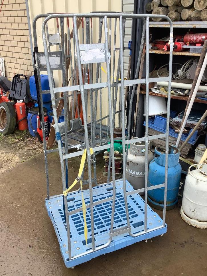 Winkelkarren 2 stuks, Articles professionnels, Aménagement de Bureau & Magasin | Commerce & Inventaire, Enlèvement