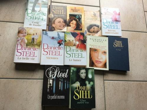 SET VAN 12 BOEKEN VAN DANIELLE STEEL/COLLECTIE, Antiek en Kunst, Antiek | Boeken en Manuscripten, Ophalen of Verzenden