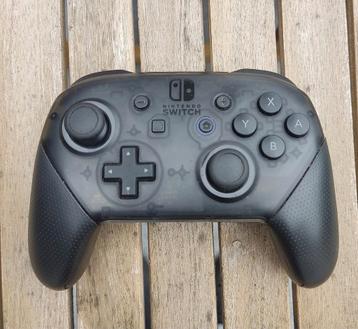 Nintendo Switch Pro Controller  beschikbaar voor biedingen