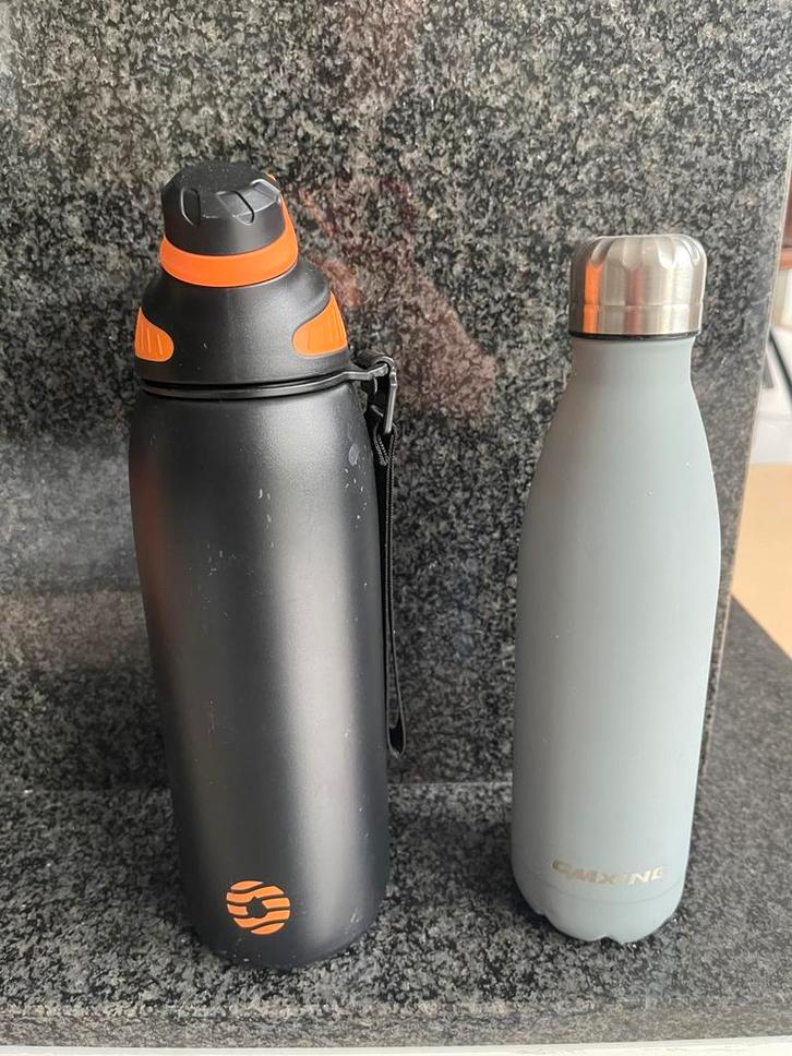 2 drinkflessen/thermosflessen van Fjbottle en Cmxing, Sport en Fitness, Drinkbussen, Zo goed als nieuw, Ophalen of Verzenden