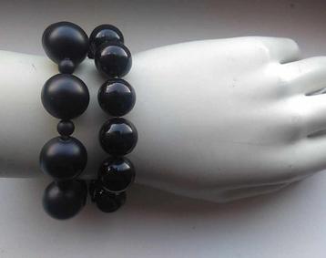 armbanden zwart beschikbaar voor biedingen