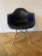 Lot de 2 chaises noires styles Eames, Comme neuf, Deux, Enlèvement, Eames