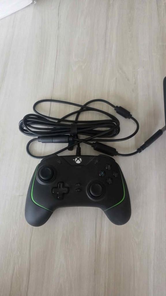 Razer Wolverine V2 Gaming Controller – Zwart, Games en Spelcomputers, Spelcomputers | Xbox | Accessoires, Zo goed als nieuw, Xbox Original