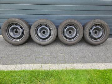4 Stalen velgen met 4winter banden. beschikbaar voor biedingen