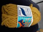 pak van 16 ballen 50 g dikke wol mosterdgroen/kaki, Hobby en Vrije tijd, Ophalen of Verzenden, Nieuw, Breien of Haken