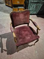 Oude bordeauxrode fauteuil, Huis en Inrichting, Fauteuils, Ophalen, Zo goed als nieuw, Hout