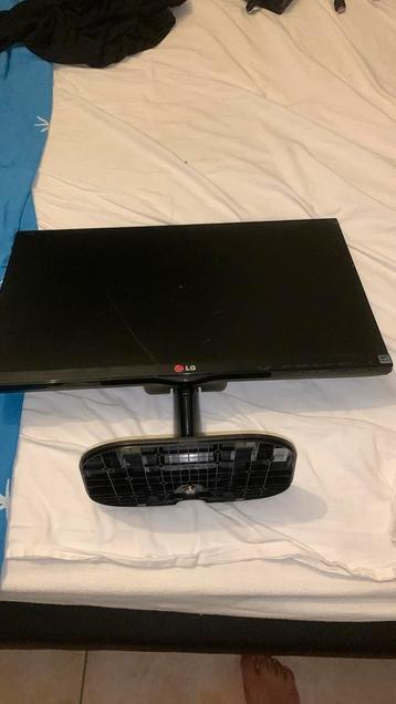 LG Monitor 22MP55HA - Goede staat met wat lichte krassen beschikbaar voor biedingen