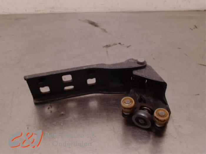 Roulette porte coulissante droite d'un Renault Trafic (0DPL), Autos : Pièces & Accessoires, Carrosserie & Tôlerie, Renault, Utilisé