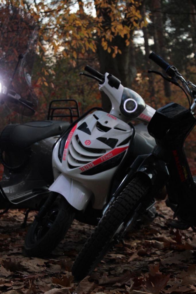 piaggio zip 125cc stage1 lc OOK TERUIL!!!, Fietsen en Brommers, Scooters | Piaggio, Zo goed als nieuw, Zip, Benzine, Ophalen