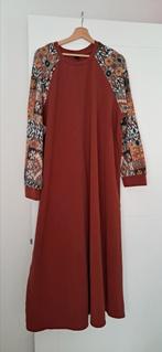 Mooi lang roestbruin kleed met mouwenmotief., Kleding | Dames, Grote Maten, Ophalen, Gedragen