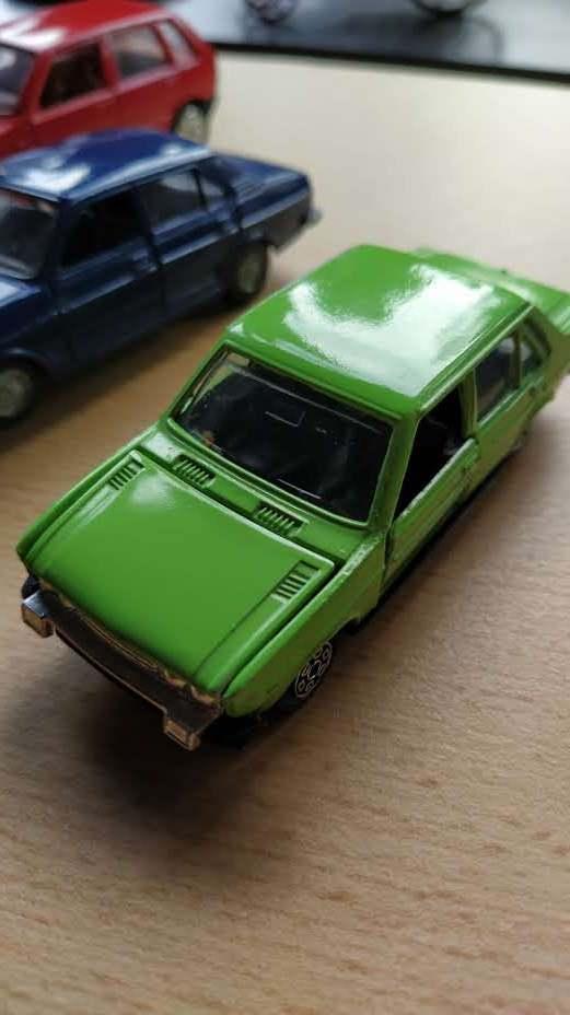 FIAT 131 , MADE IN ITALY , NIEUWSTAAT! VERKOCHT !, Hobby en Vrije tijd, Modelauto's | 1:43, Zo goed als nieuw, Auto, Overige merken
