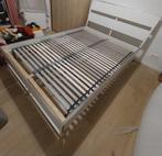 A doublebed for sale, Huis en Inrichting, Slaapkamer | Bedden, Ophalen, Gebruikt, Wit, Tweepersoons