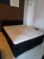 Boxspring Karlsson + bijna nieuwe top matras, Huis en Inrichting, Slaapkamer | Boxsprings, Ophalen, Zo goed als nieuw