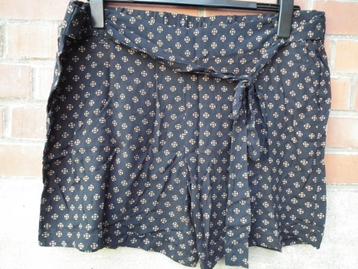 Korte broek voor dames, maat 48/50. Marineblauwe kleuren + p beschikbaar voor biedingen