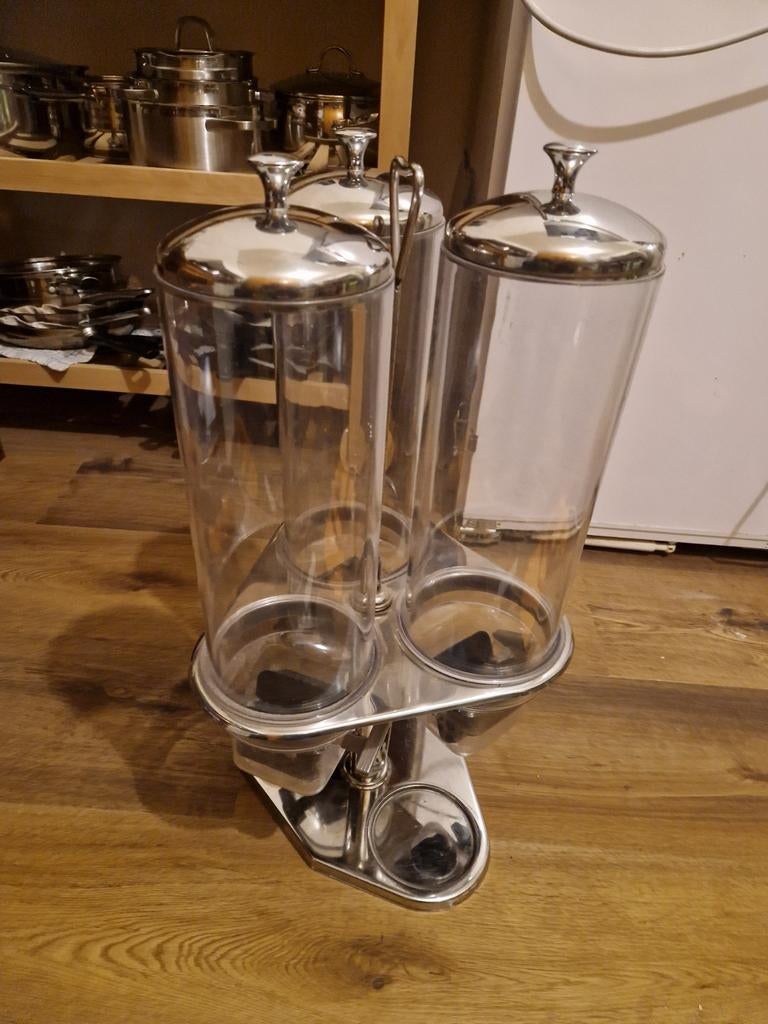 Dispenser voor ontbijtgranen of pasta, Ophalen