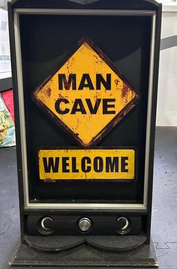 Mancave docoratie eye catcher beschikbaar voor biedingen