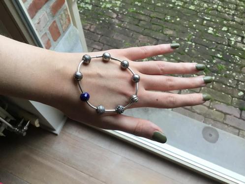 Pandora armband + 8 bedels, Handtassen en Accessoires, Armbanden, Zo goed als nieuw, Zilver, Zilver, Ophalen of Verzenden