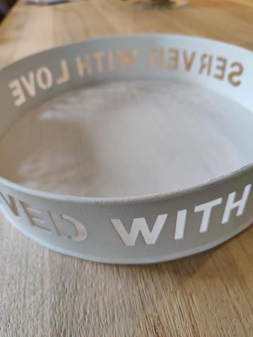 Serveerdienblad beschikbaar voor biedingen