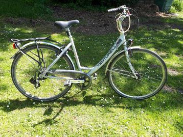Damesfiets  beschikbaar voor biedingen