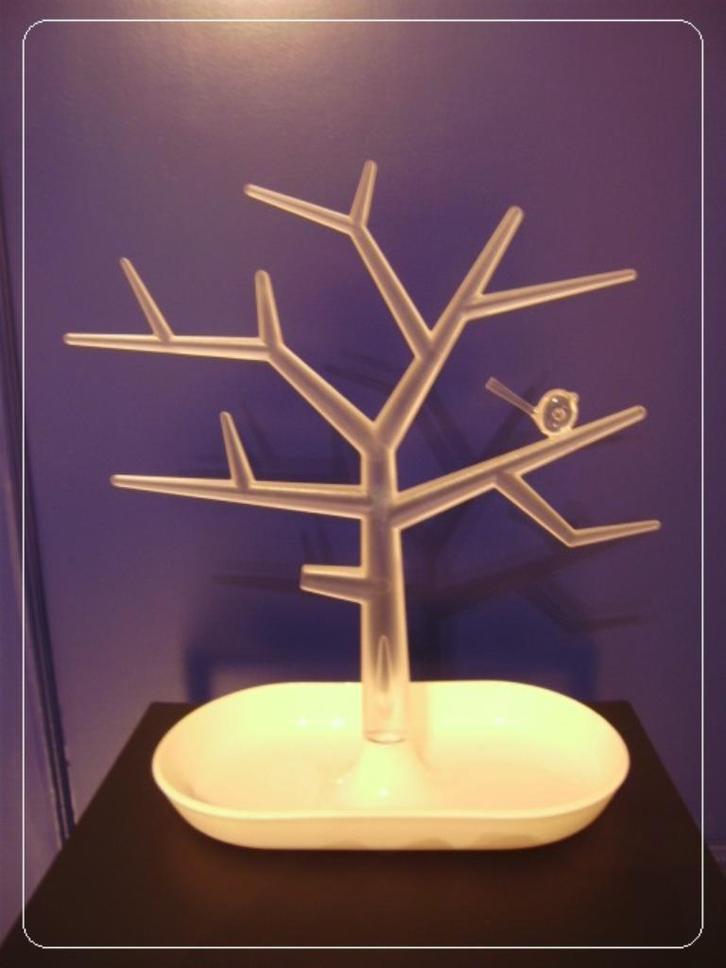 DESIGN : "Ringboom" door >>> MICHAEL NEUBAUER - KOZIOL <<<, Handtassen en Accessoires, Ringen, Nieuw, Dame of Heer, Wit, Kunststof