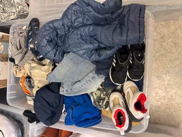 Gratis Babykleding van 0 tot 3 jaar beschikbaar voor biedingen
