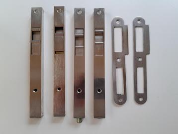 Ferme-porte en inox brossé ( 4 pièces) 20€/lot.  beschikbaar voor biedingen