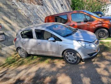 Opel Corsa pour pièces ou à réparer (lire l annonce)  beschikbaar voor biedingen
