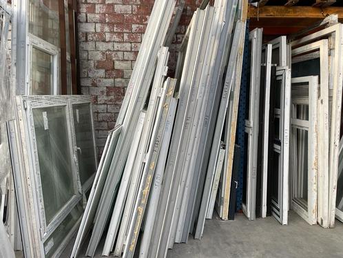 Raamkozijnen, Doe-het-zelf en Bouw, Raamkozijnen en Schuifdeuren, Nieuw, Raamkozijn, Overige materialen, Inclusief glas, Ophalen