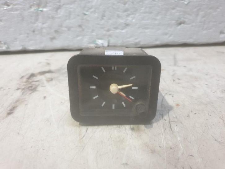 KLOK Ford Sierra I (01-1982/02-1987) (83bbp-15000-b2b), Auto-onderdelen, Overige Auto-onderdelen, Ford, Gebruikt