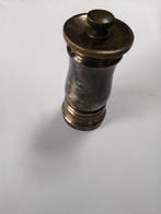 poivrier en argent, Enlèvement