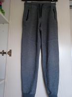 Pantalon gris taille 152